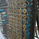 Los hilos preparados para ser tejidos